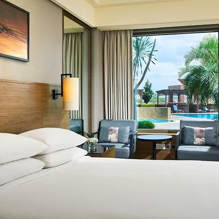 Renaissance Johor Bahru Hotel Zewnętrze zdjęcie Deluxe Pool Access