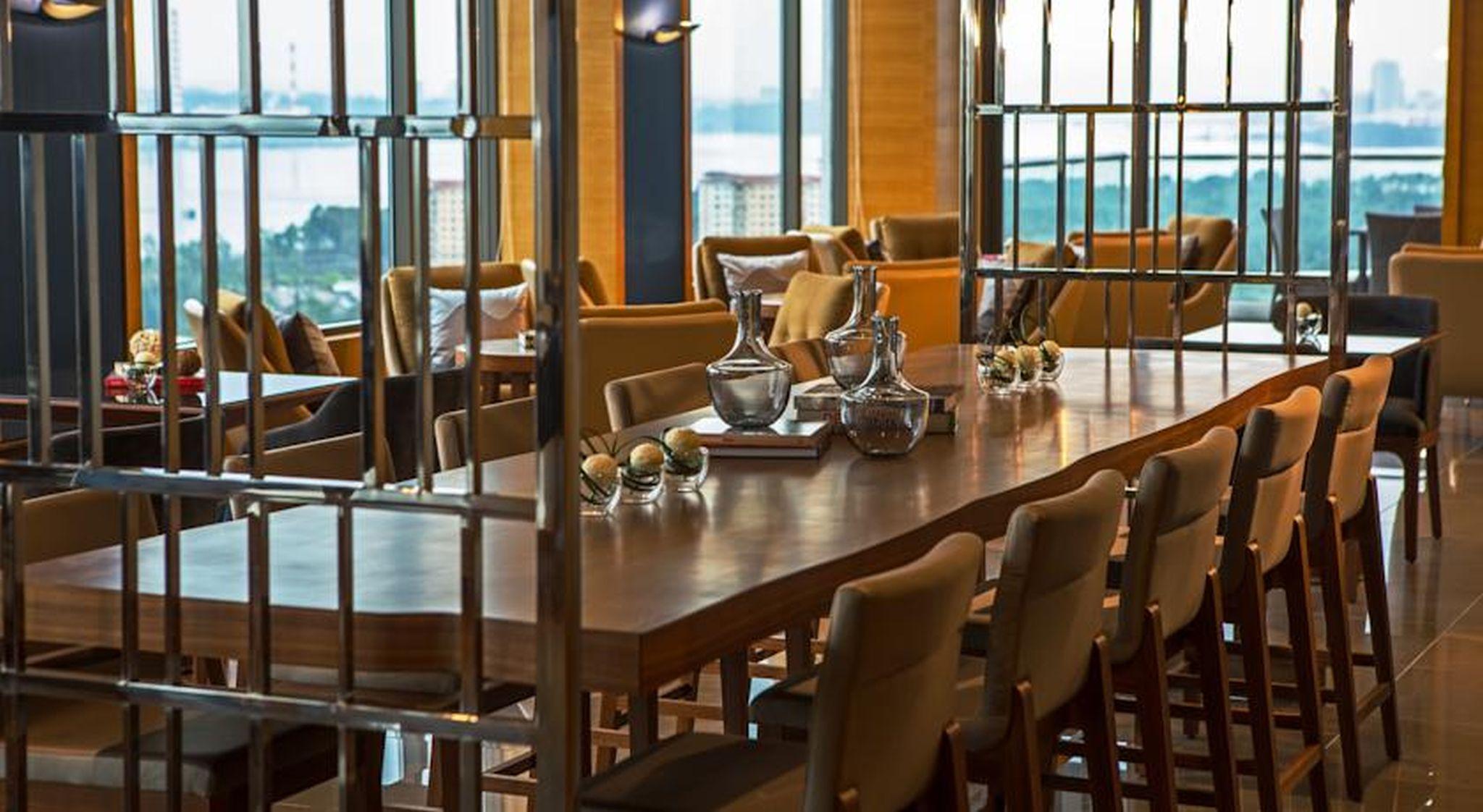 Renaissance Johor Bahru Hotel Zewnętrze zdjęcie The Club lounge at Munich Airport