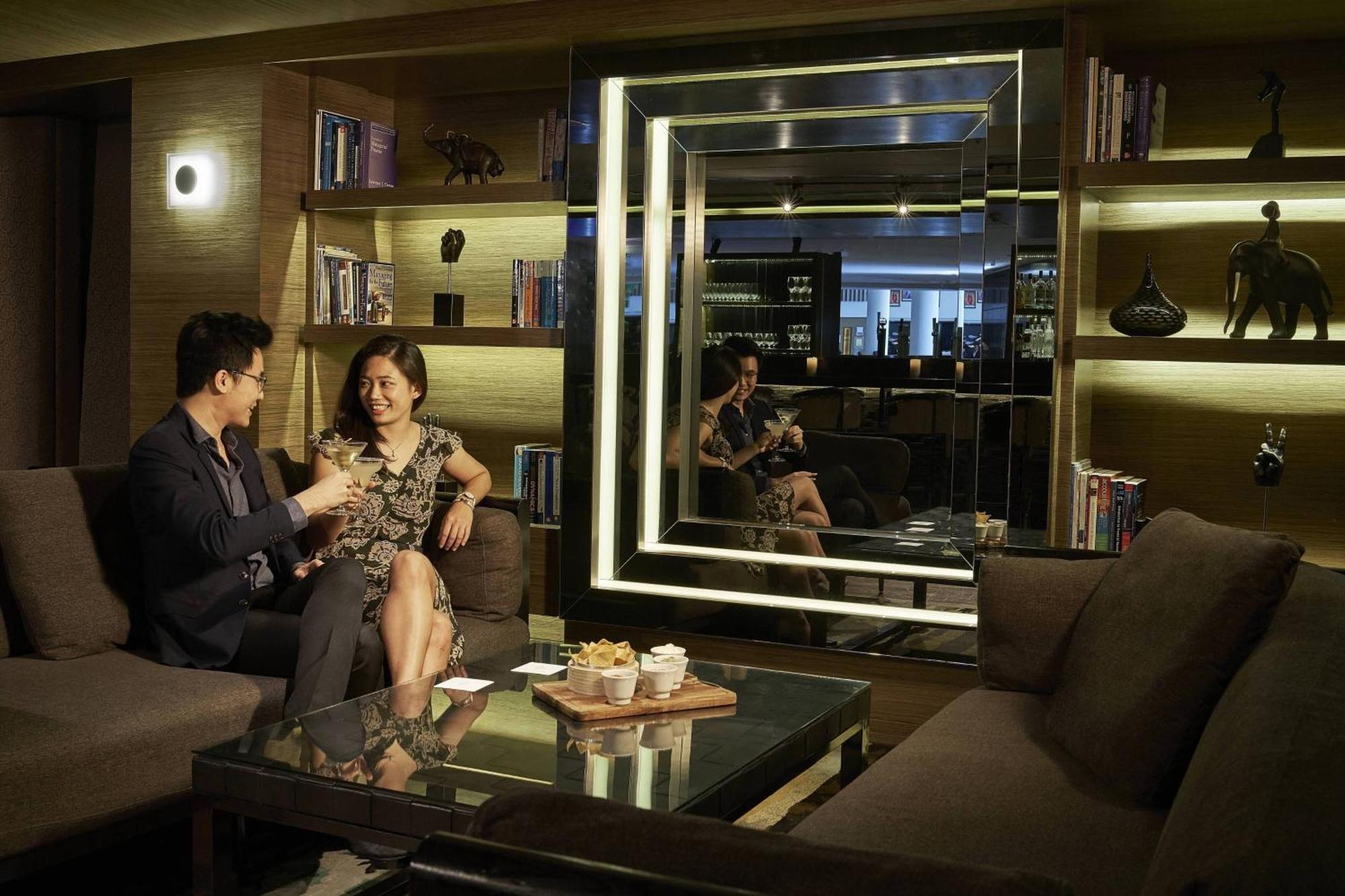 Renaissance Johor Bahru Hotel Zewnętrze zdjęcie The Library